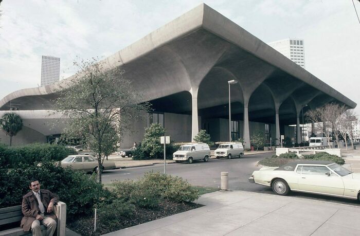 Rivergate Convention Centre (1968), Demolished In 1995 New Orleans, Louisiana, Us Architectural Firm: Curtis And Davis Architects And Planners Source: Https://Www.reddit.com/R/Brutalism/Comments/6dygje/The_rivergate_new_orleans_la_usa_buster_curtis_jr/