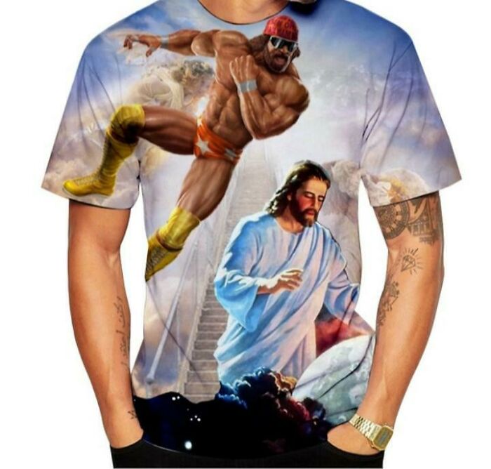 Macho-Man Randy Savage a punto de incrustarle el codo a Jesús que no sospecha nada