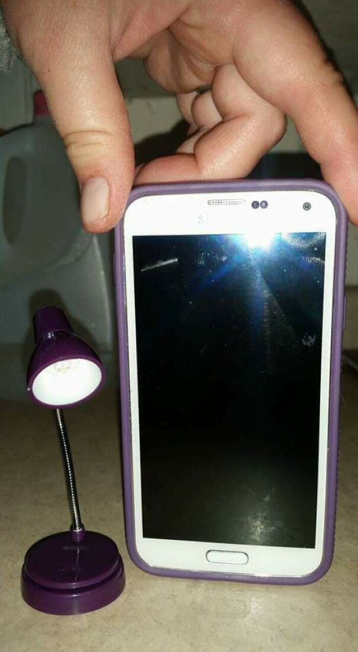 Pedí un flexo de escritorio por Amazon. Tengo que leer mejor los detalles