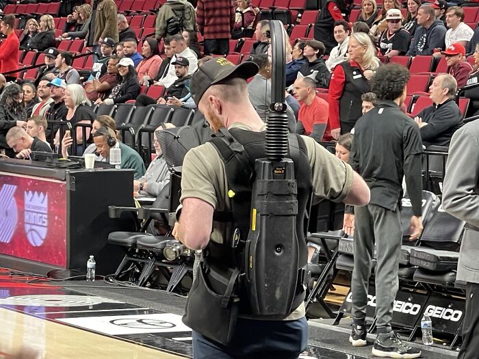 A Back-Worn Suspension Rig For Heavy Camera Equipment