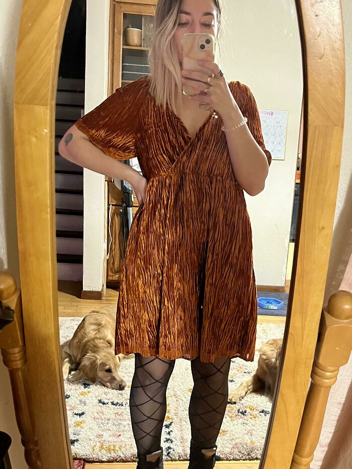 The Perfect Holiday Dress: Stretchy, Velvety, And Plenty Of Room For When I Inevitably Eat Too Much