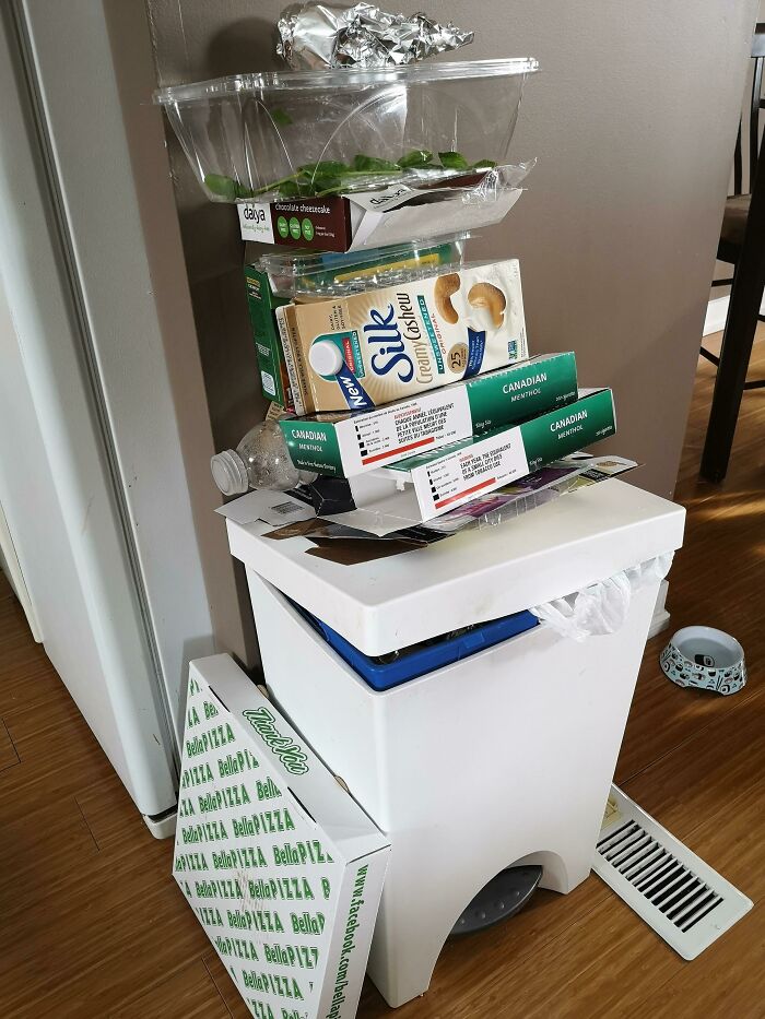 La torre inclinada de basura