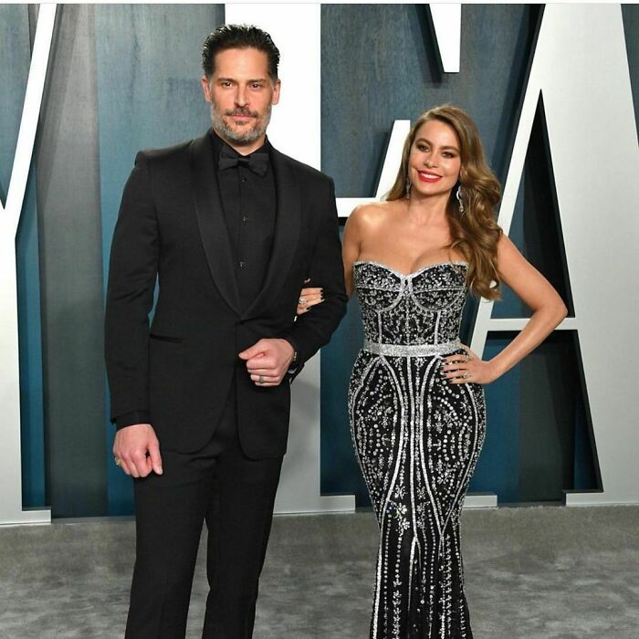 Sof&iacute;a Vergara Breaks Up With Husband, Fans Suspect Something Was Up