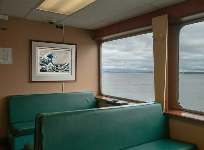 Great-Art-In-Ugly-Rooms