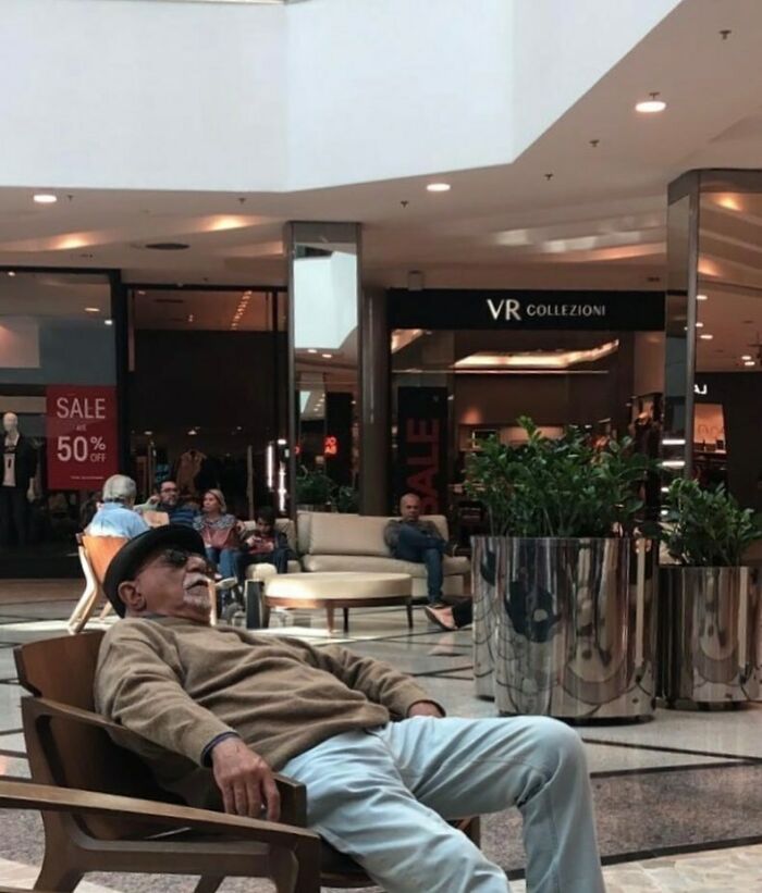 Funny-Miserable-Men-Waiting-Women-Shopping