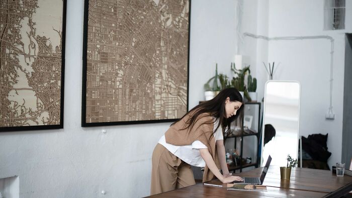 Metropolis Exhibition Unleashes Hubert Roguski's Stunning Laser-Cut Wooden Cityscapes (9 Pics)