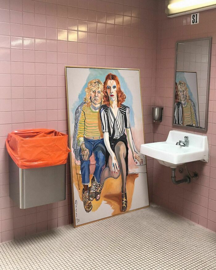 Great-Art-In-Ugly-Rooms