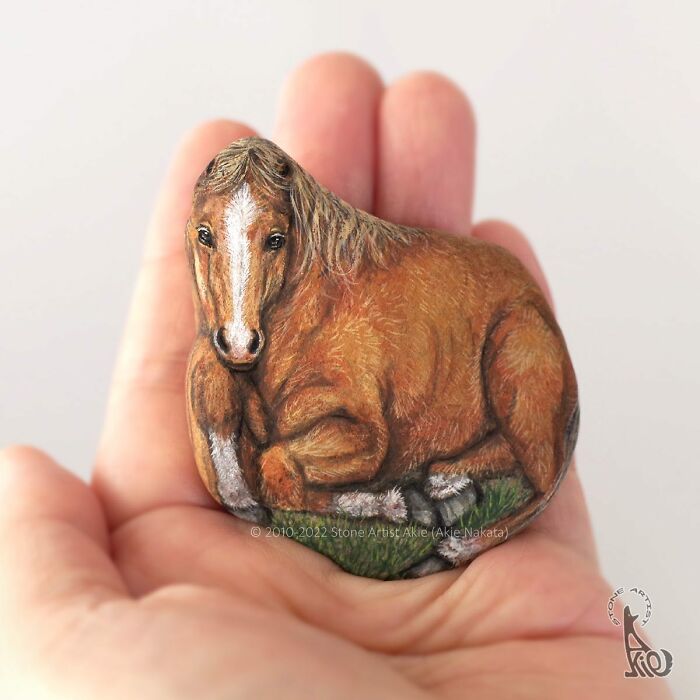 Japanese Artist Turns Rocks Into Cute Little Animals (New Pics)