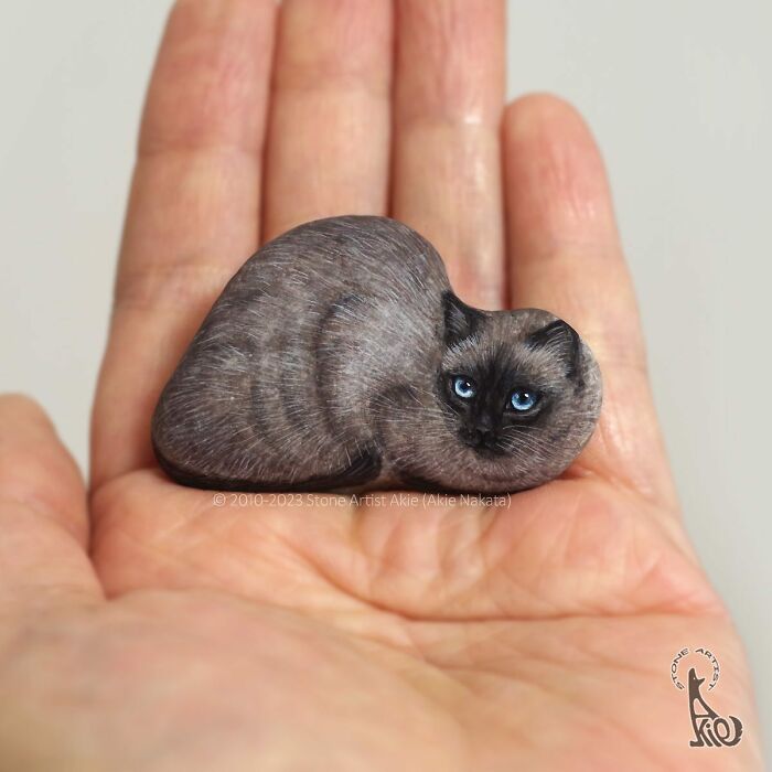 Japanese Artist Turns Rocks Into Cute Little Animals (New Pics)