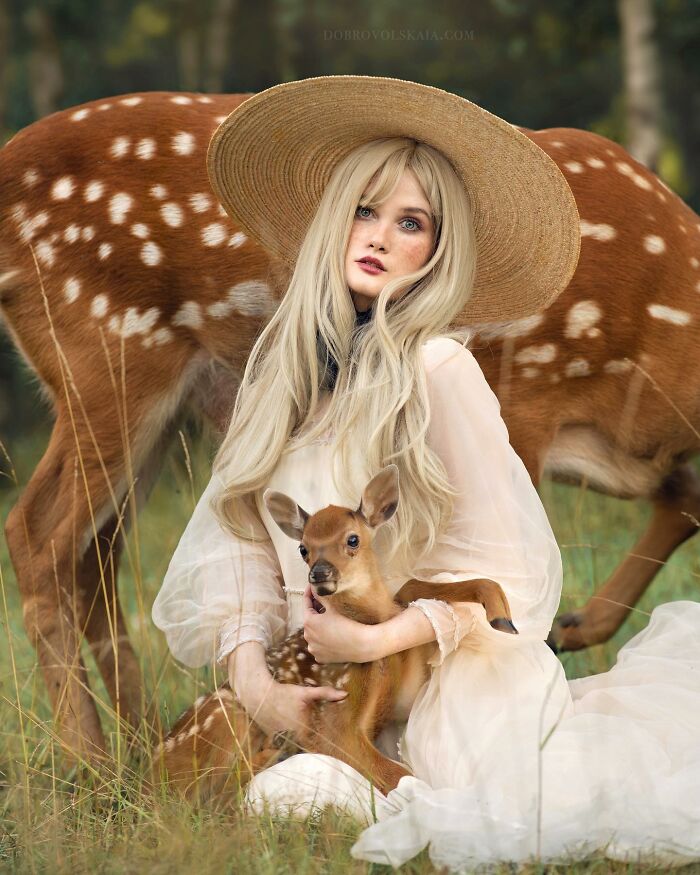 Photographer Creates Stunning Photo Shoots To Highlight The Close Bond Between Humans And Animals (New Pics)