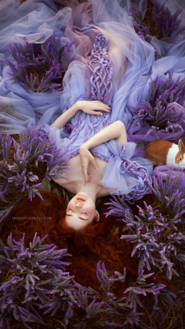 Photographer Creates Stunning Photo Shoots To Highlight The Close Bond Between Humans And Animals (New Pics)