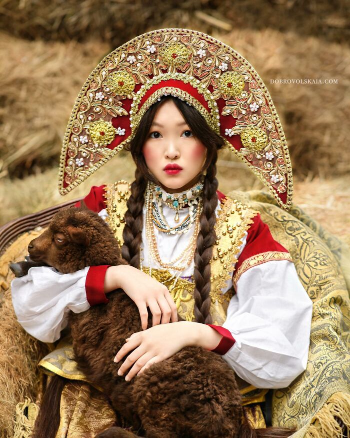 Photographer Creates Stunning Photo Shoots To Highlight The Close Bond Between Humans And Animals (New Pics)