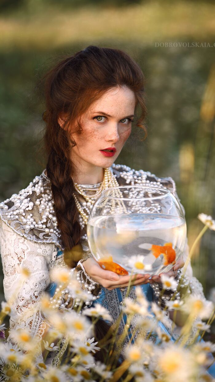 Photographer Creates Stunning Photo Shoots To Highlight The Close Bond Between Humans And Animals (New Pics)