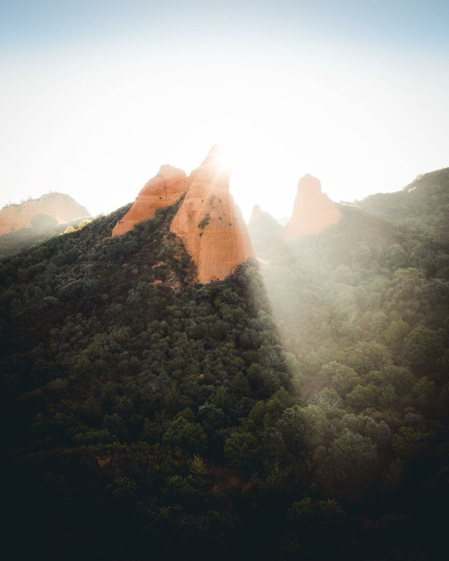 Photographer Travels The World Capturing Incredible Moments