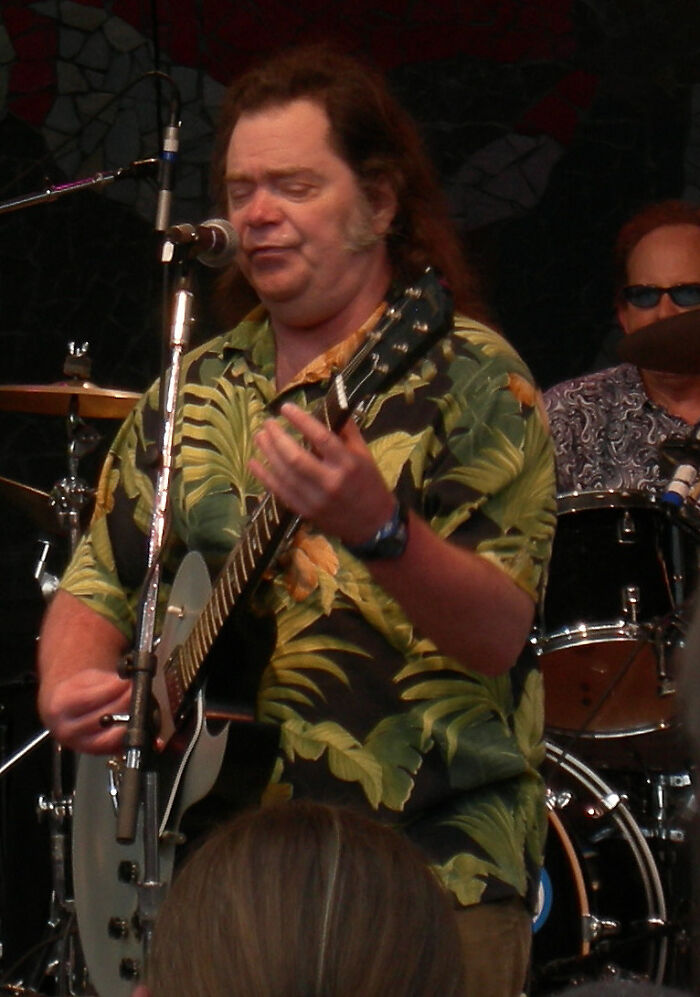 Folks Online Share 30 Celeb Scandals That Sparked An Excessive Uproar