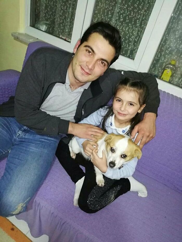 Little Village Girl Braved The Snow To Find Her Pup A Vet (6 Pics)