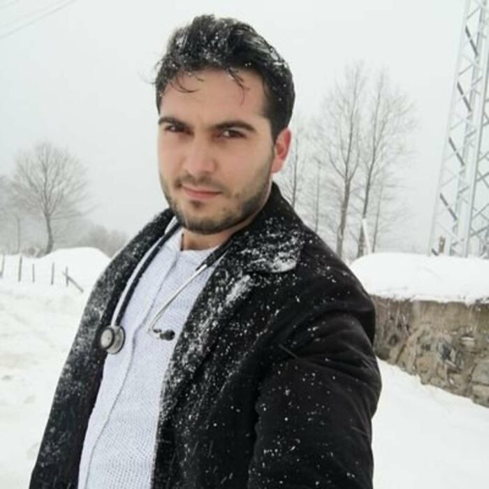 Little Village Girl Braved The Snow To Find Her Pup A Vet (6 Pics)