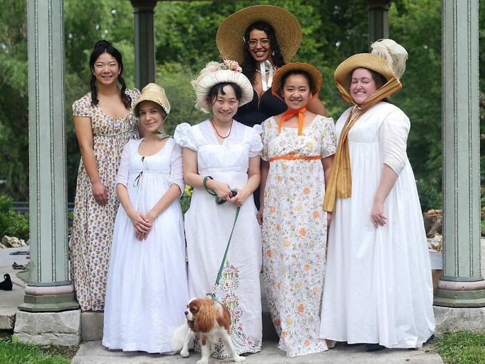 The Anesthesiologist Sews Dresses In Her Spare Time, Inspired By Old-Fashioned Fashion, And The Details Of Her Work Are Amazing (New Pics)