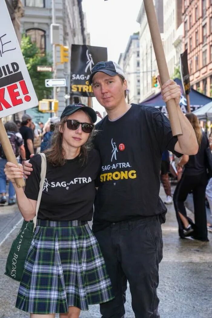 14 Actors Shared The Exact Minimal Sums Of What They Made From Residuals Of Popular Shows