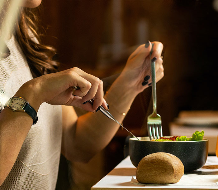 Woman Doesn&rsquo;t See Anything Wrong With Ordering Burger King To A Restaurant, Gets A Reality Check