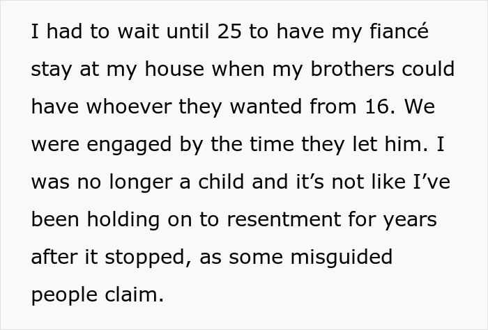 Woman Holds Her Parents To Their Own Standards After They Won’t Let Her Share A Bed With Fiancé Woman Holds Her Parents To Their Own Standards After They Won’t Let Her Share A Bed With Fiancé