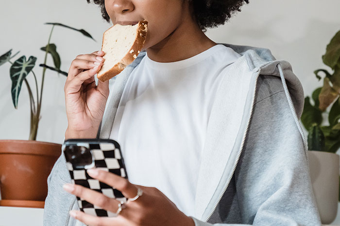 50 Of The “Brokest” Things People Admit To Doing In This Viral Online Thread