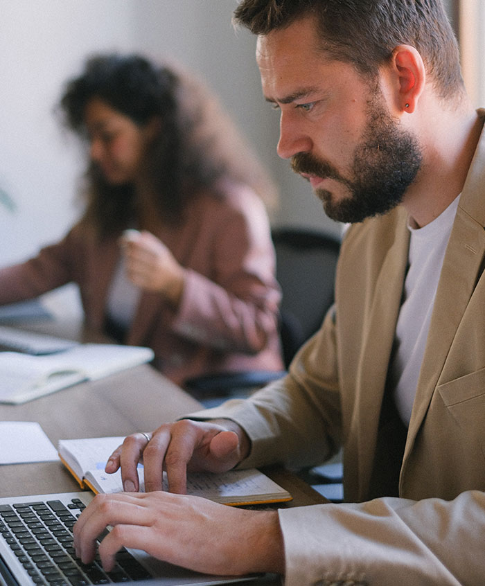 'Karen' Goes Wild After She Doesn't Get A Reply From Woman Who's On Vacation, Attempts To Get Her Fired