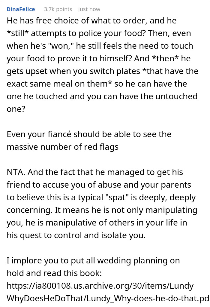 Couple Quarrels After Blind BF Touches GF's Food To Make Sure She Ordered The Same Dish He Did Couple Quarrels After Blind BF Touches GF's Food To Make Sure She Ordered The Same Dish He Did