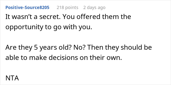 Friends &lsquo;Visibly Angry&rsquo; As Their Pal Spends Layover In A VIP Lounge They Didn&rsquo;t Want To Pay For