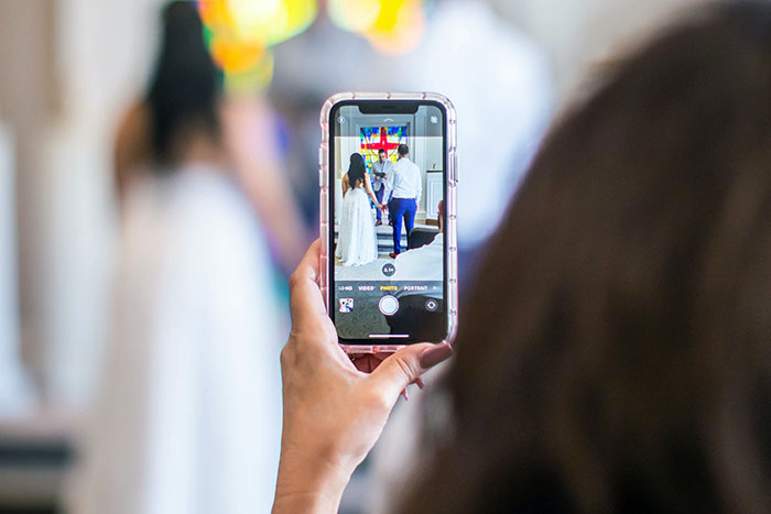 "What’s The Cringiest Thing You’ve Seen A Bride And Groom Do For Their Wedding?" (40 Answers)