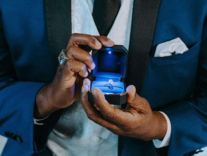 Guy Refuses To Spend $10k On An Engagement Ring, Gets A Reality Check Online