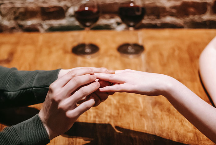 Guy Refuses To Spend $10k On An Engagement Ring, Gets A Reality Check Online