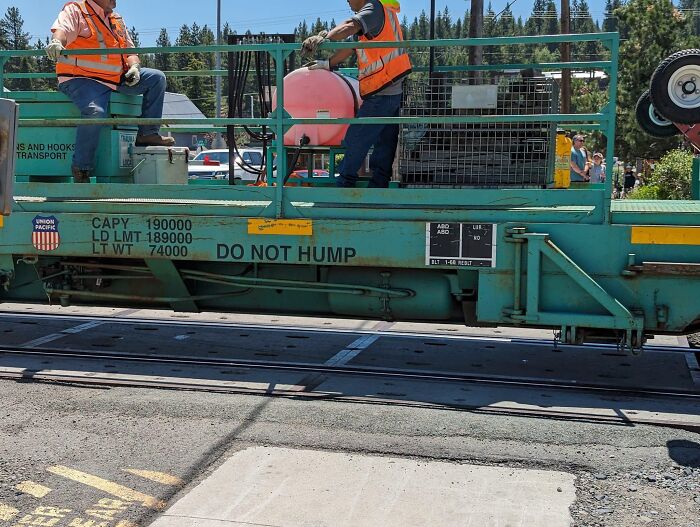 Hilarious-Useless-Unsuccessful-Unpopular-Signage