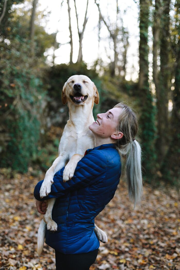 Heartwarming Video Showing Shelter Dog Saying Goodbye To Staff Members After Being Adopted Heartwarming Video Showing Shelter Dog Saying Goodbye To Staff Members After Being Adopted