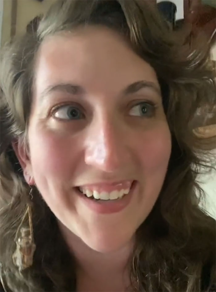 Male Coworker Annoys This Childfree Woman, She Starts An Important Discussion Male Coworker Annoys This Childfree Woman, She Starts An Important Discussion