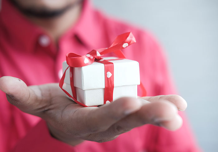 &ldquo;He Literally Screamed&rdquo;: Woman Asks The Internet If She Was In The Wrong For Getting A Male Friend An Expensive Gift
