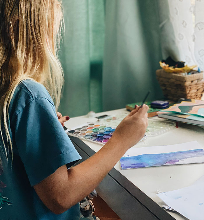 Relative Thinks 9-Year-Old &ldquo;Shouldn&rsquo;t Expect Payment&rdquo; For 75 Cupcakes, Gets Called Out By Mom