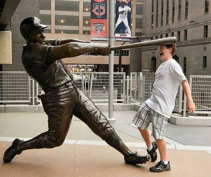 People-Having-Fun-Statues