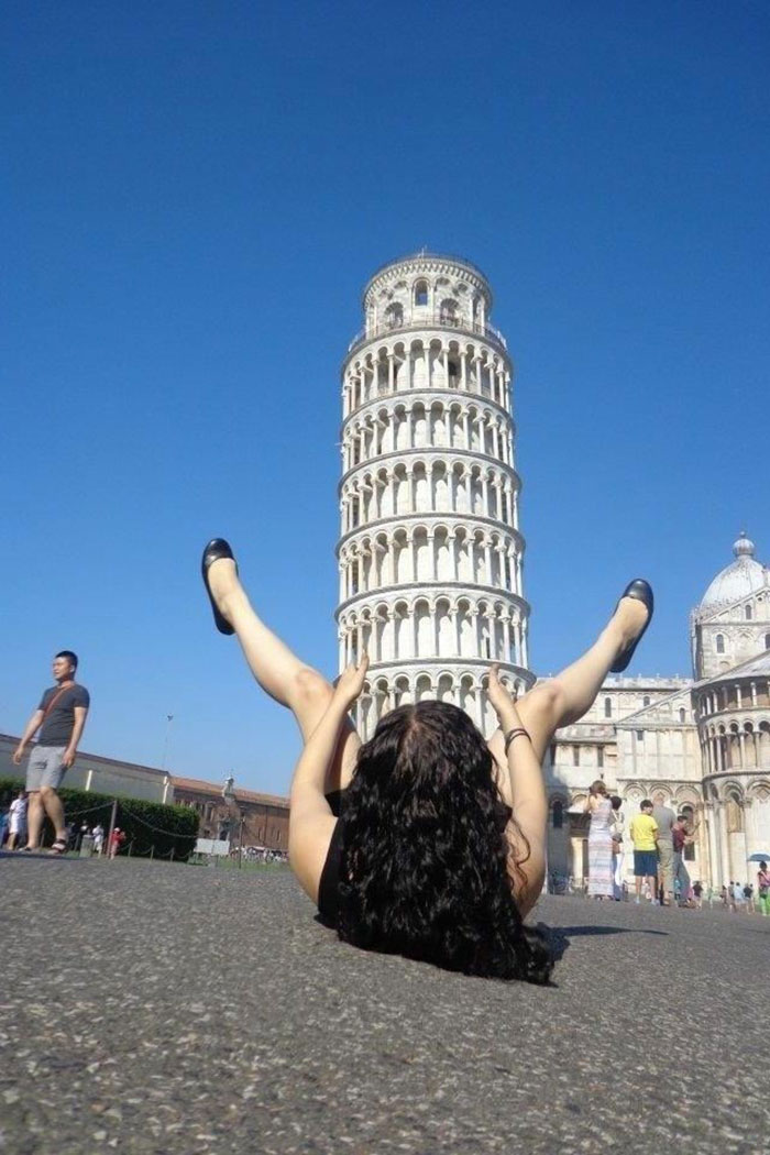 People-Having-Fun-Statues