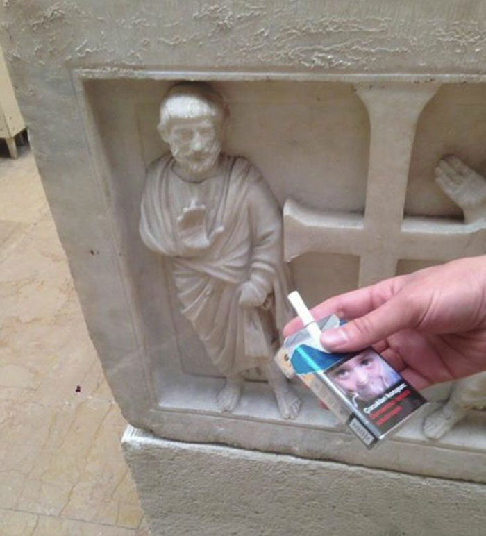 People-Having-Fun-Statues