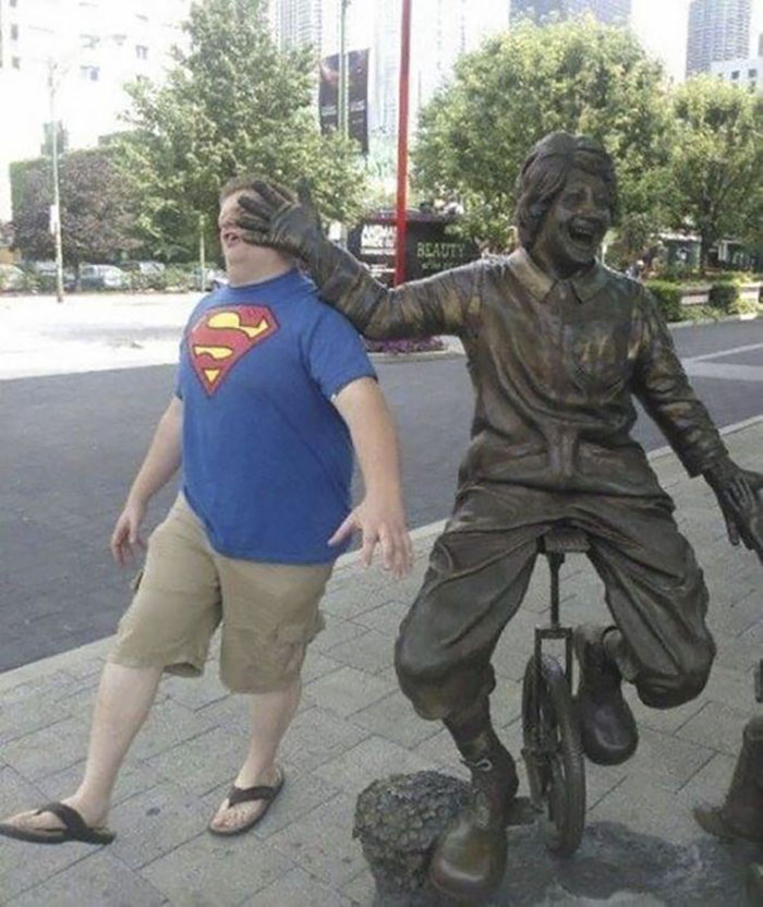 People-Having-Fun-Statues