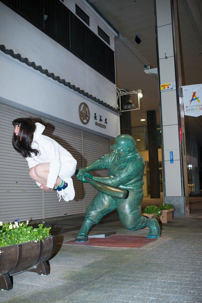 People-Having-Fun-Statues