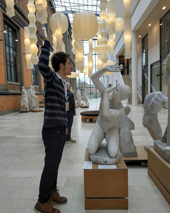 People-Having-Fun-Statues