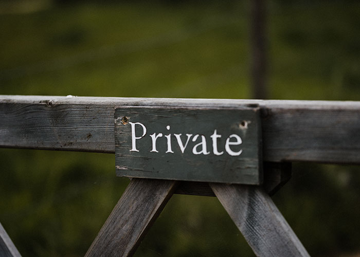 “Danger Can Sneak Up On You”: 30 Americans Share Places To Avoid At All Costs