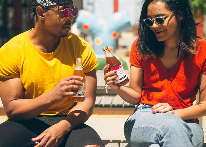 “What's Something Subtle That Instantly Gives You Bad Vibes About Someone?” (40 Answers)