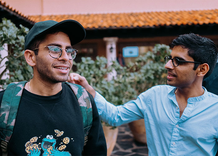 “What's Something Subtle That Instantly Gives You Bad Vibes About Someone?” (40 Answers)