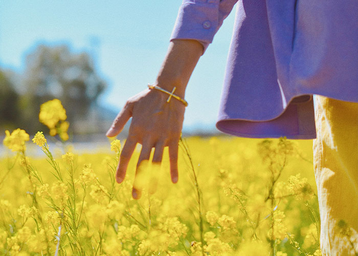 “What's Something Subtle That Instantly Gives You Bad Vibes About Someone?” (40 Answers)