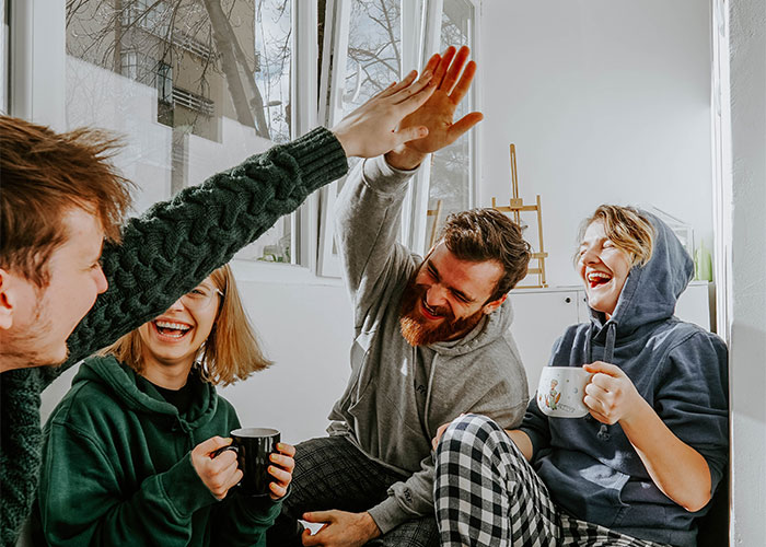 “What's Something Subtle That Instantly Gives You Bad Vibes About Someone?” (40 Answers)