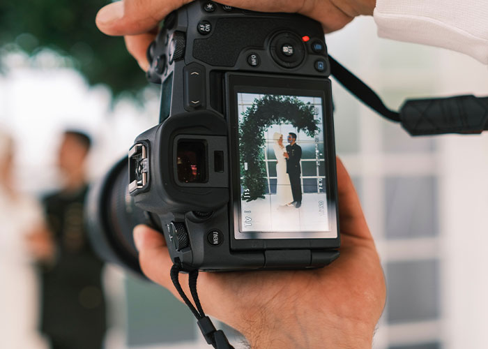 Bride Starts Dodging Payment For Wedding Photos, Regrets It When They’re Gone Forever Bride Starts Dodging Payment For Wedding Photos, Regrets It When They’re Gone Forever