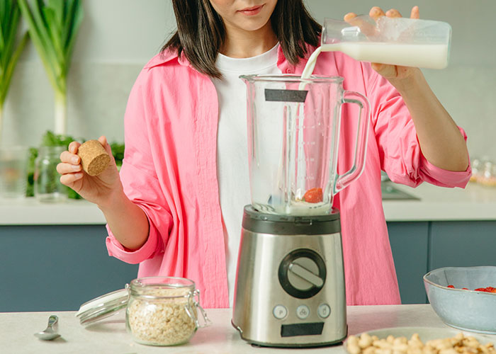 The Internet Applauds This Woman For How She Dealt With Gold-Digging Friend The Internet Applauds This Woman For How She Dealt With Gold-Digging Friend